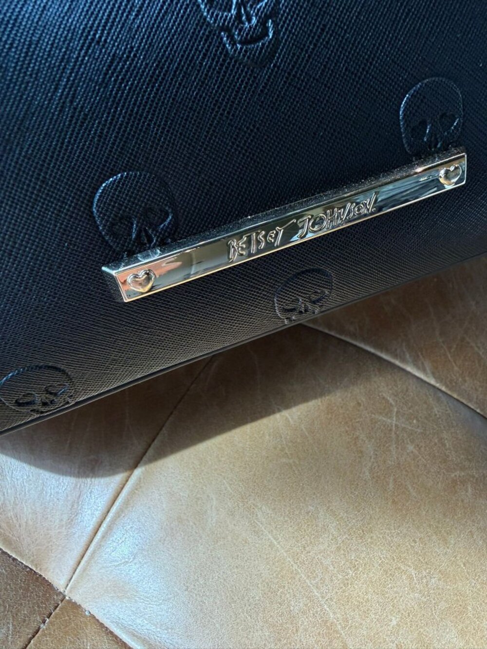 Betsey Johnson Skull Embossed Tote Bag Black Faux Leather LIMITED EDITION - Picture 5 of 8